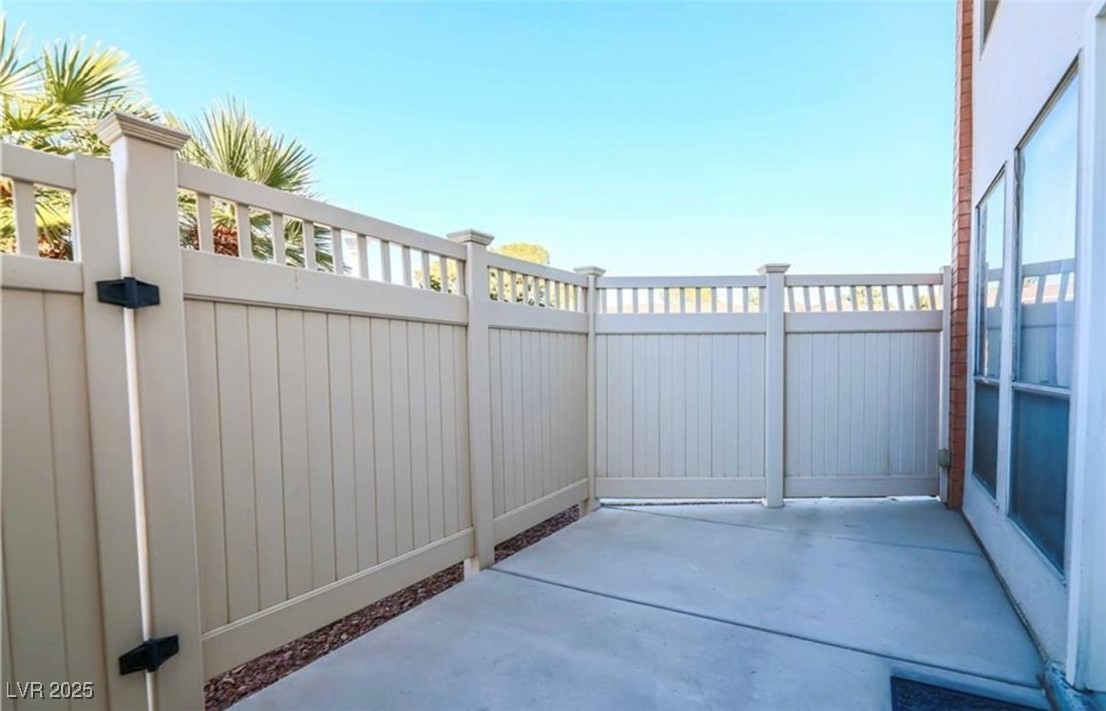 669 Oakmont Avenue 3709 Property Photo 2