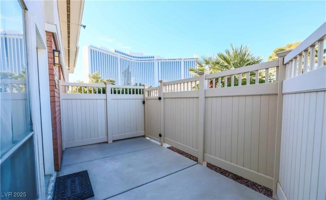 669 Oakmont Avenue 3709 Property Photo 3