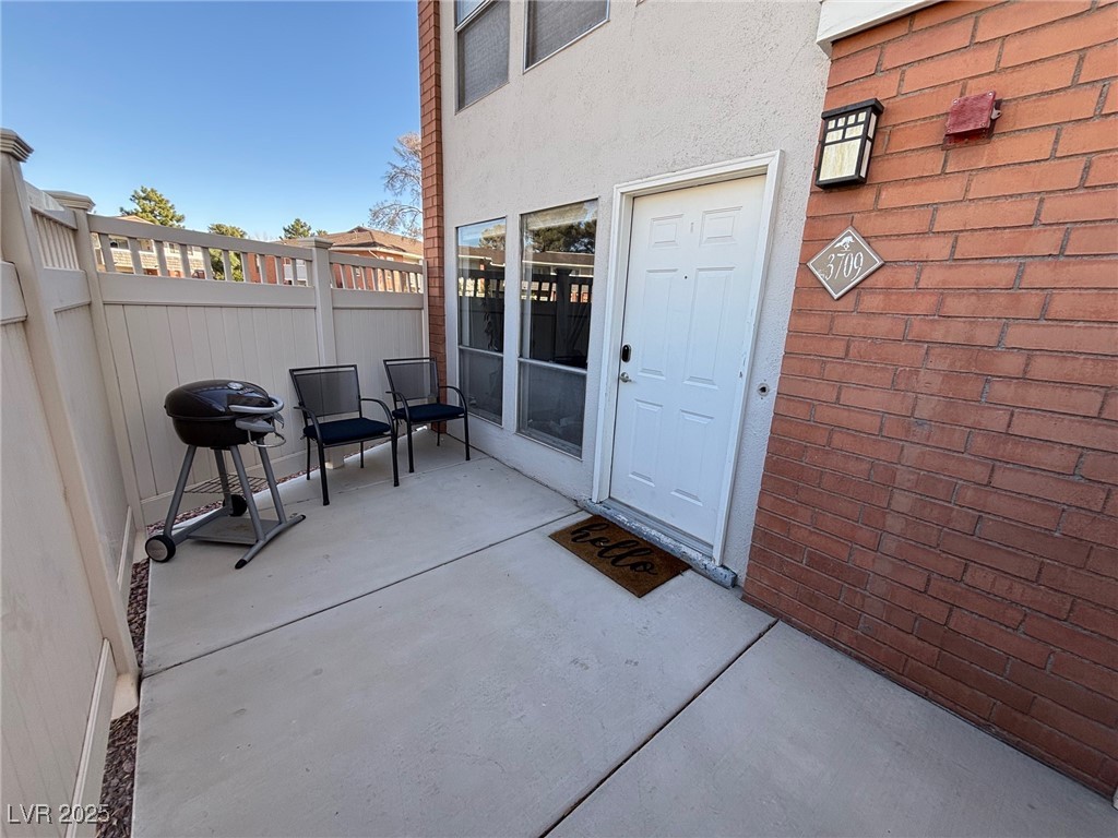 669 Oakmont Avenue 3709 Property Photo 4