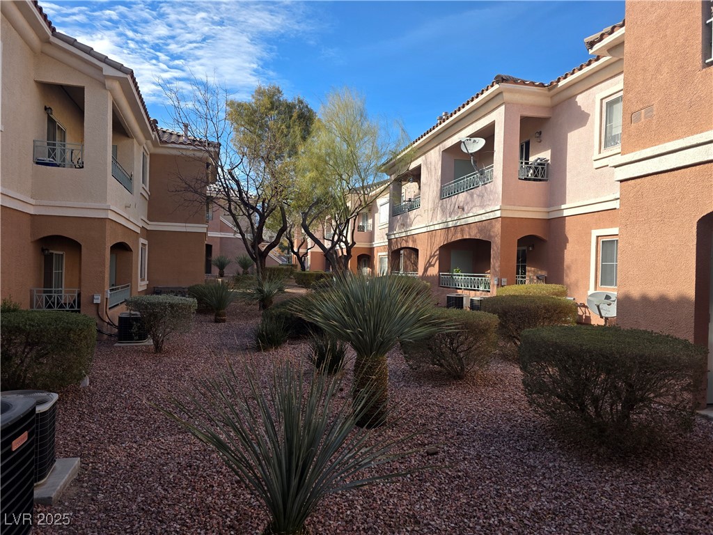 10525 Autumn Pine Avenue 203 Property Photo 2