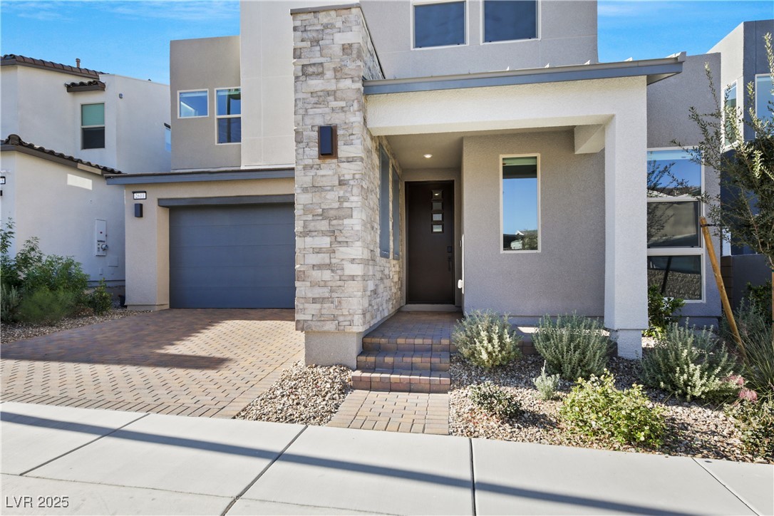 2611 Chance Canyon Street Property Photo 2