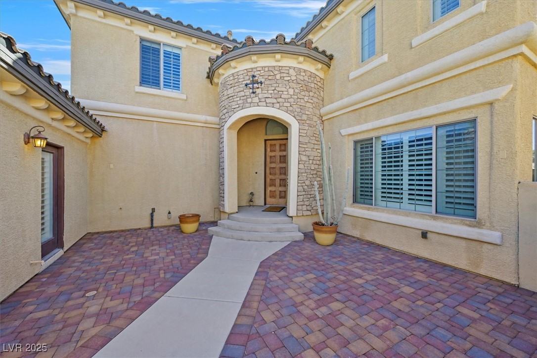 10001 Blairwood Court Property Photo 3