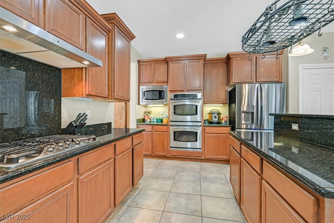 10001 Blairwood Court Property Photo 11