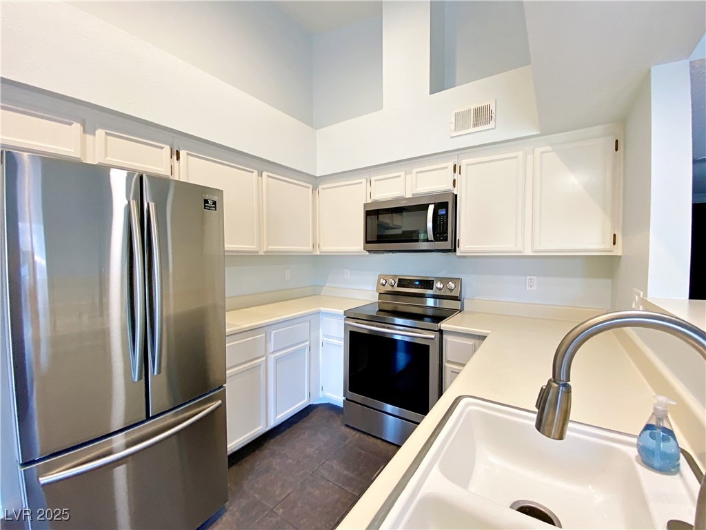 1575 West Warm Springs Road 1024 Property Photo 10