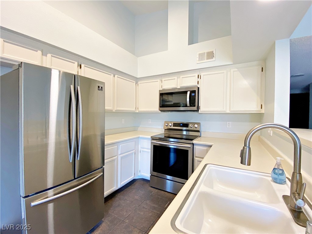 1575 West Warm Springs Road 1024 Property Photo 11