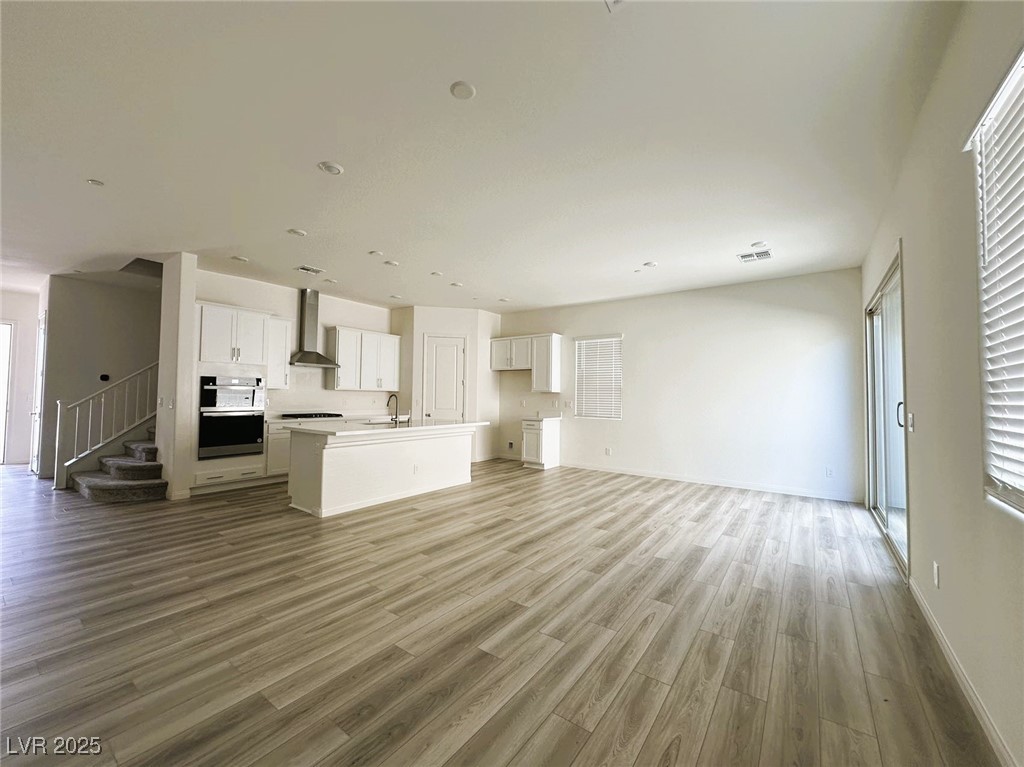 1607 Rock Kestral Street Property Photo 3