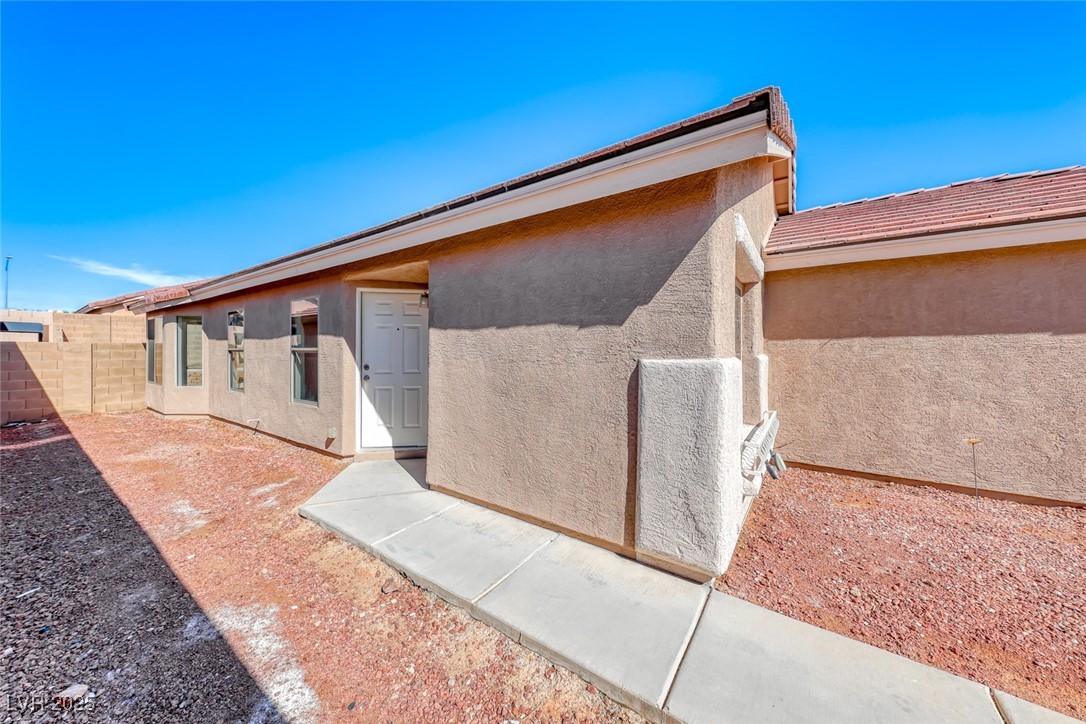 6552 Coldwater Bay Drive Property Photo 3