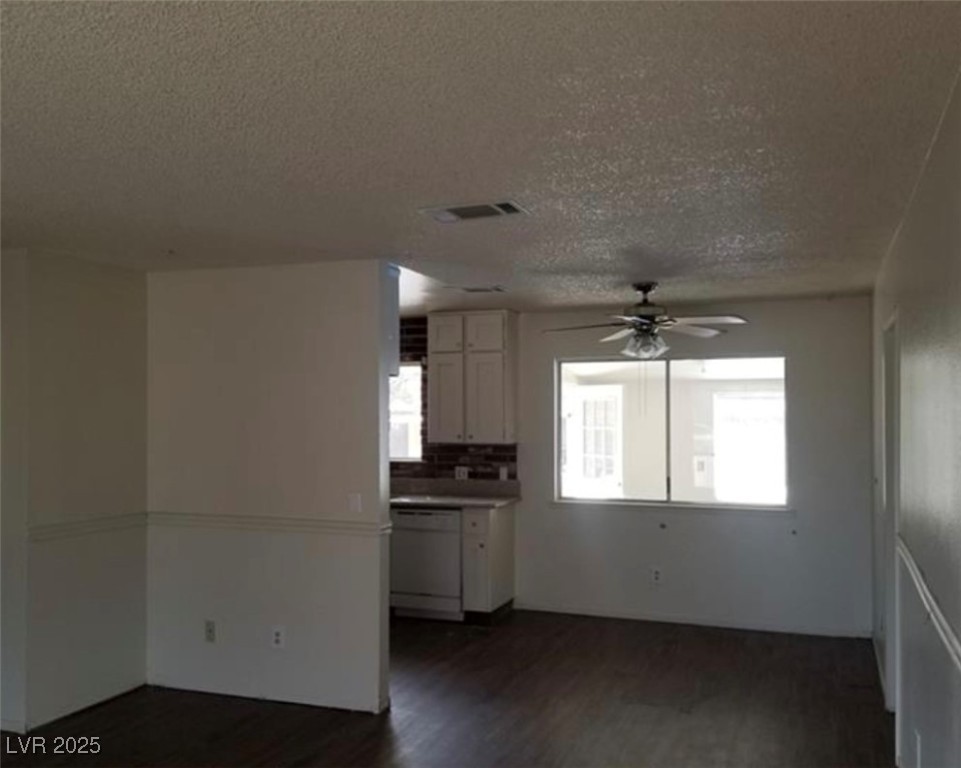 834 Benita Place Property Photo 4