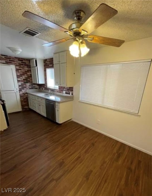 834 Benita Place Property Photo 6