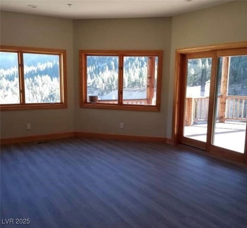 311 Crestview Drive Property Photo 10
