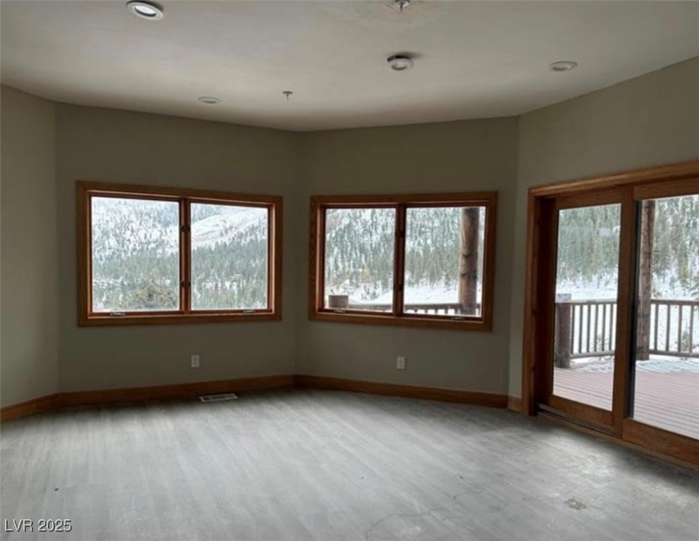 311 Crestview Drive Property Photo 16