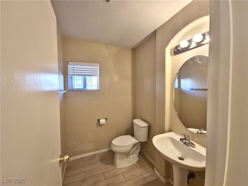 718 Peach Coral Street Property Photo 11