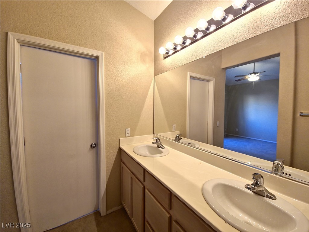 718 Peach Coral Street Property Photo 14