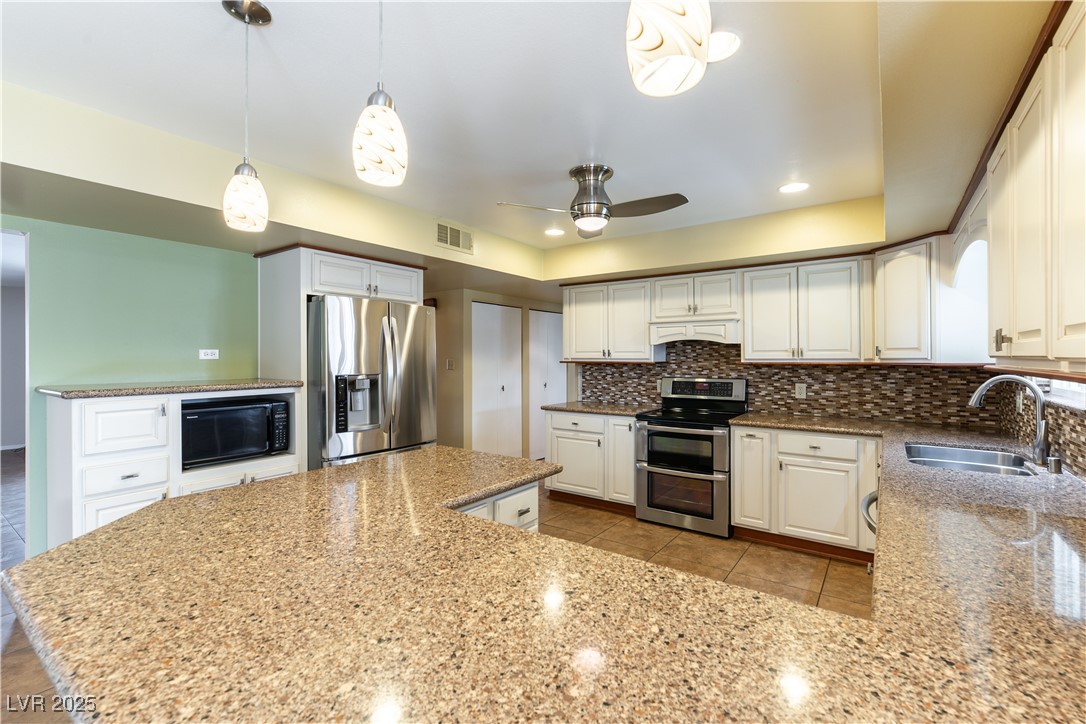4690 San Benito Street Property Photo 13