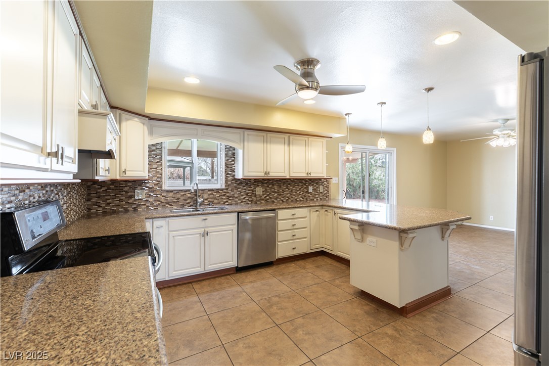 4690 San Benito Street Property Photo 14