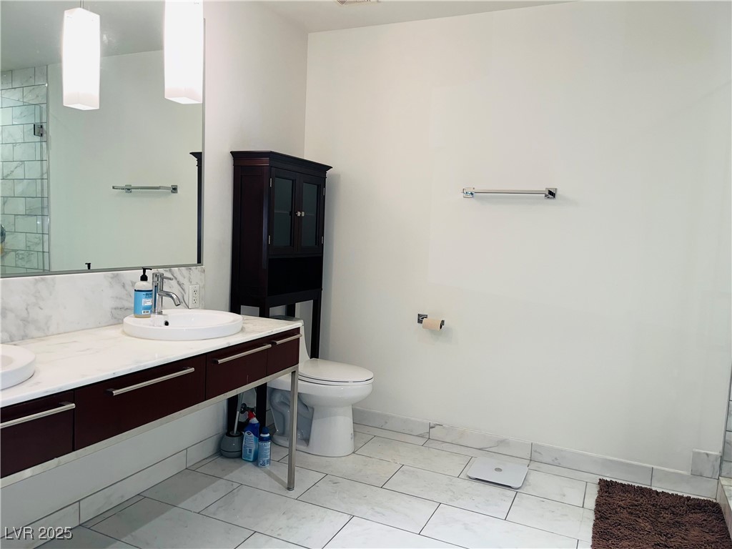 4471 Dean Martin Drive 1104 Property Photo 5