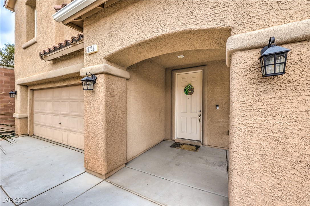 6736 Sugarbird Court Property Photo 3