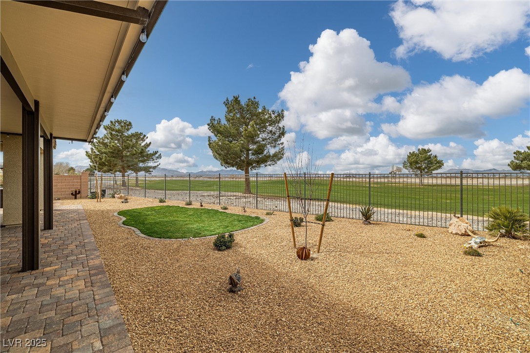 4096 East Cactus Canyon Drive Property Photo 3