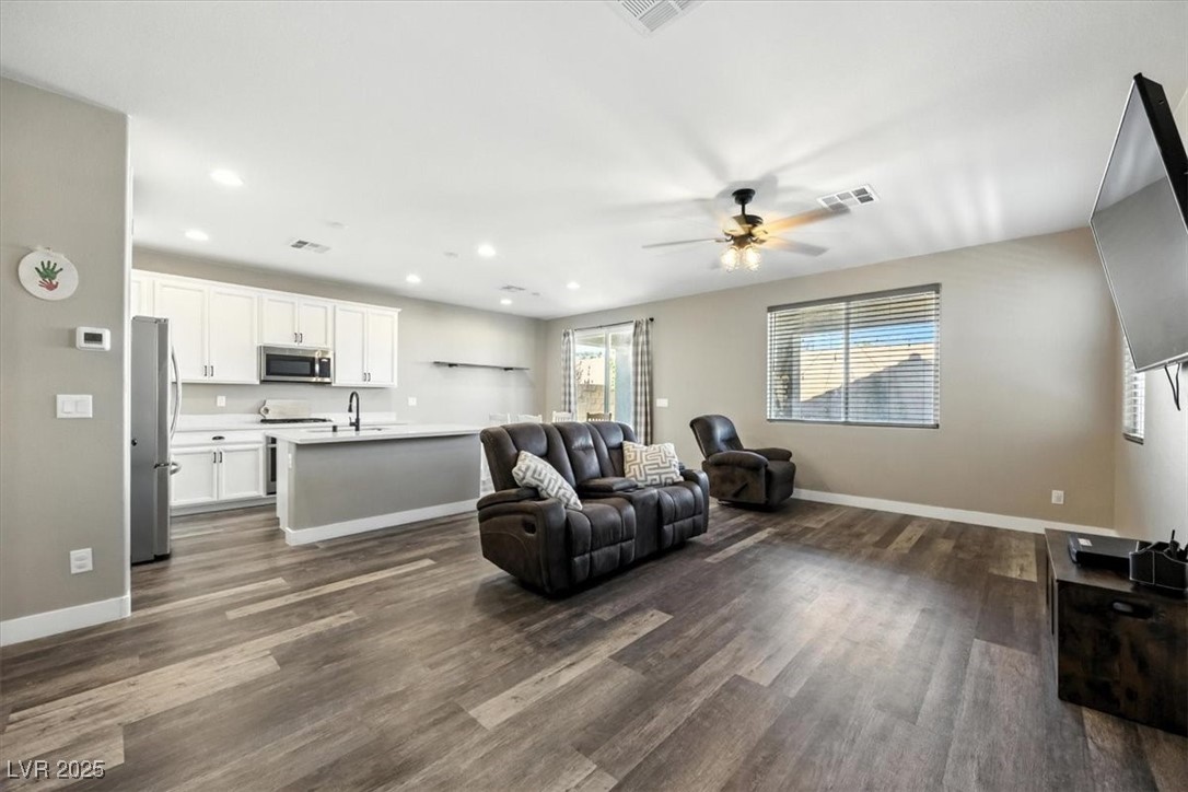 6308 Gulf Waters Street Property Photo 10