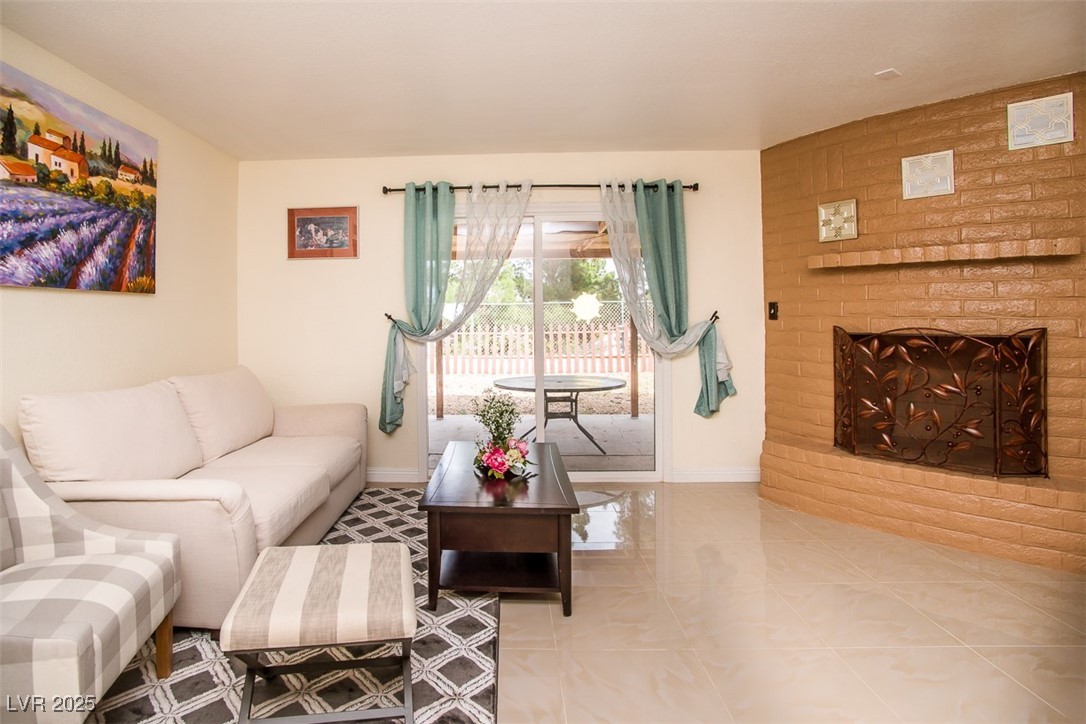 301 Falcon Lane Property Photo 5