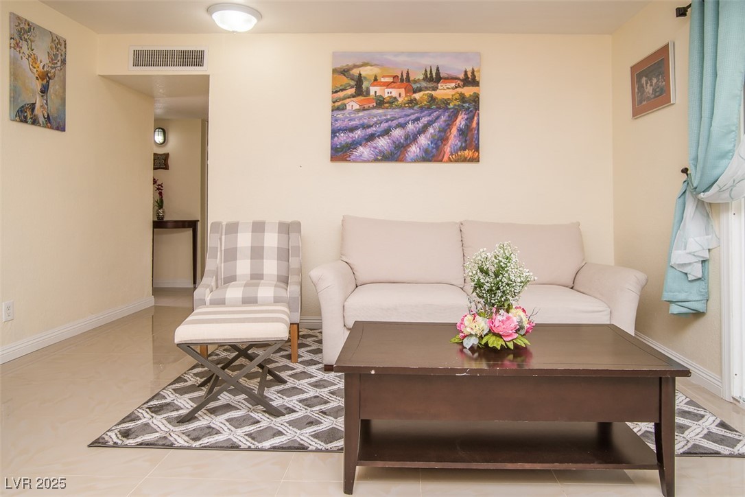 301 Falcon Lane Property Photo 7