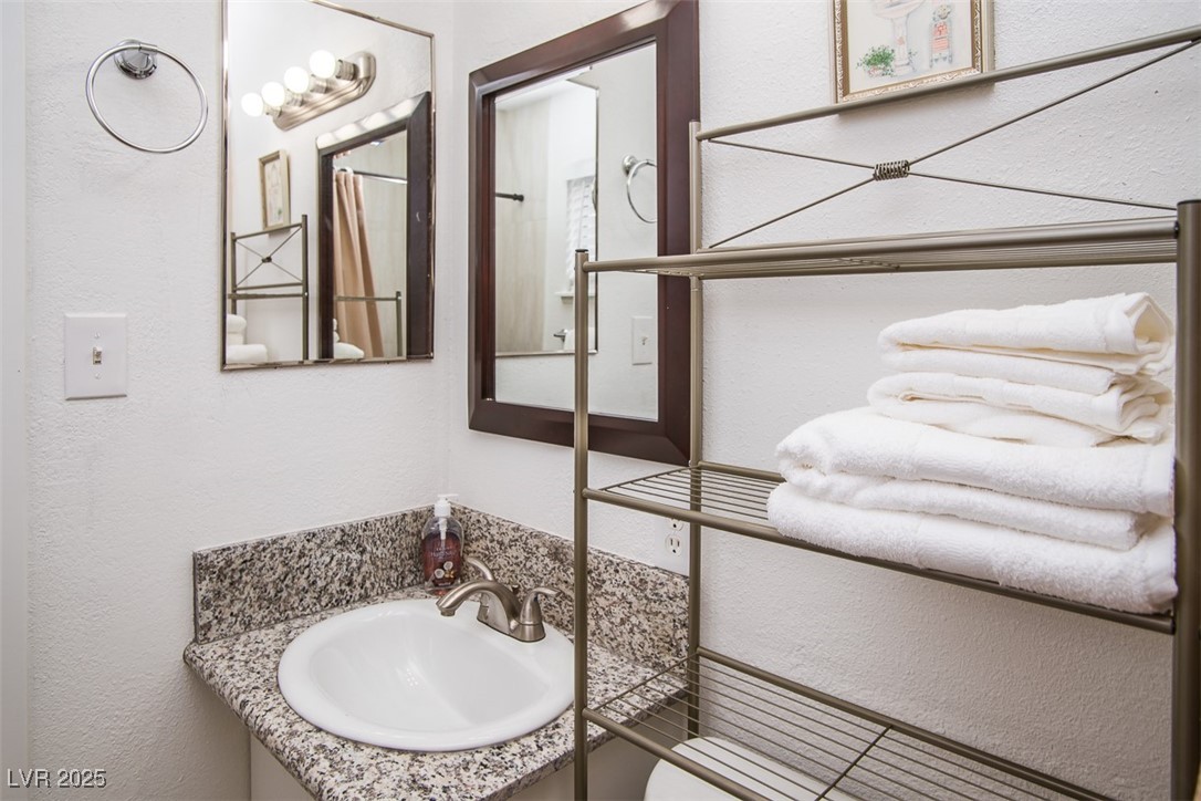 301 Falcon Lane Property Photo 36