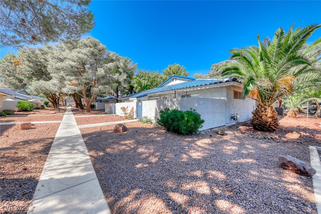2109 Willowbury Drive C Property Photo 1