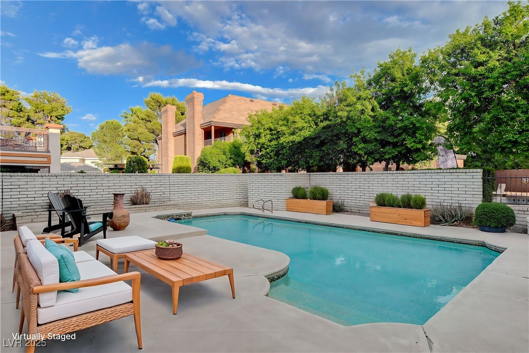 945 Vegas Valley Drive Property Photo