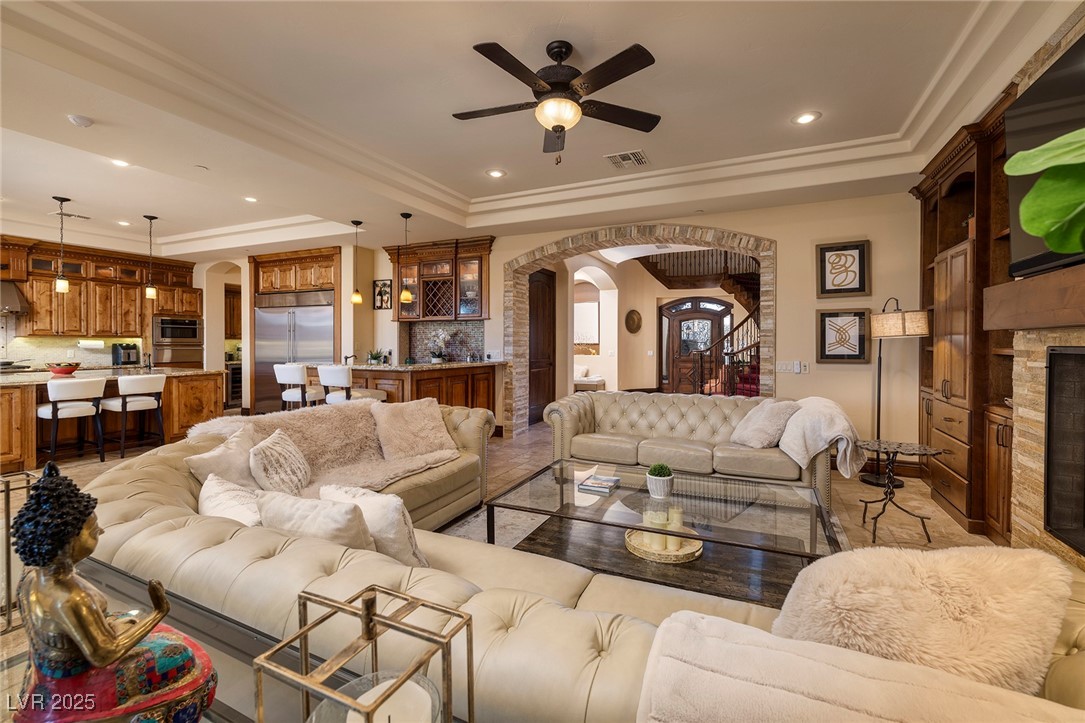 10 Via Potenza Court Property Photo 4