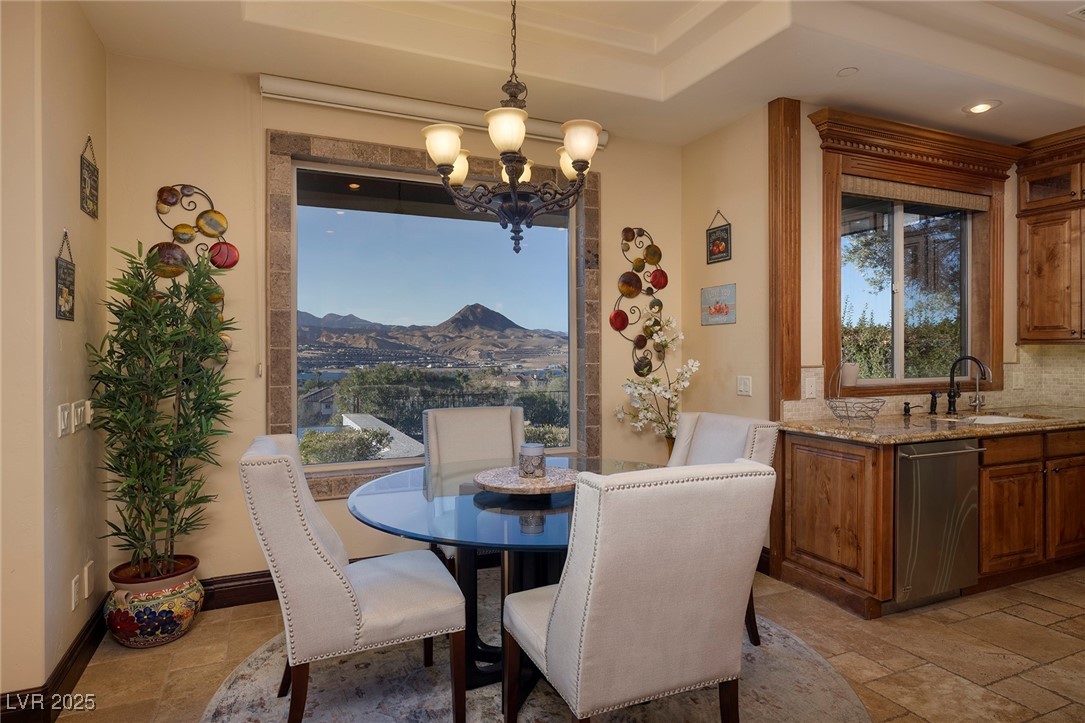 10 Via Potenza Court Property Photo 9