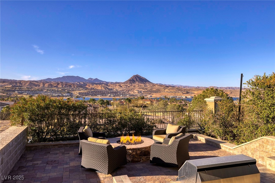 10 Via Potenza Court Property Photo 17