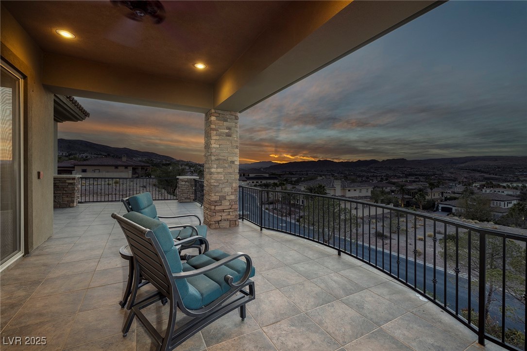 10 Via Potenza Court Property Photo 38