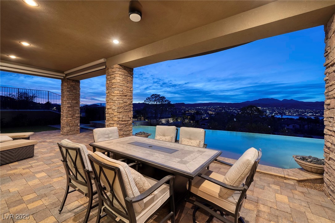 10 Via Potenza Court Property Photo 41