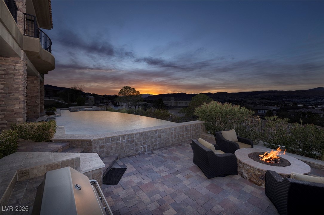 10 Via Potenza Court Property Photo 42