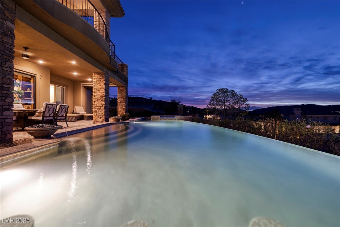 10 Via Potenza Court Property Photo 45