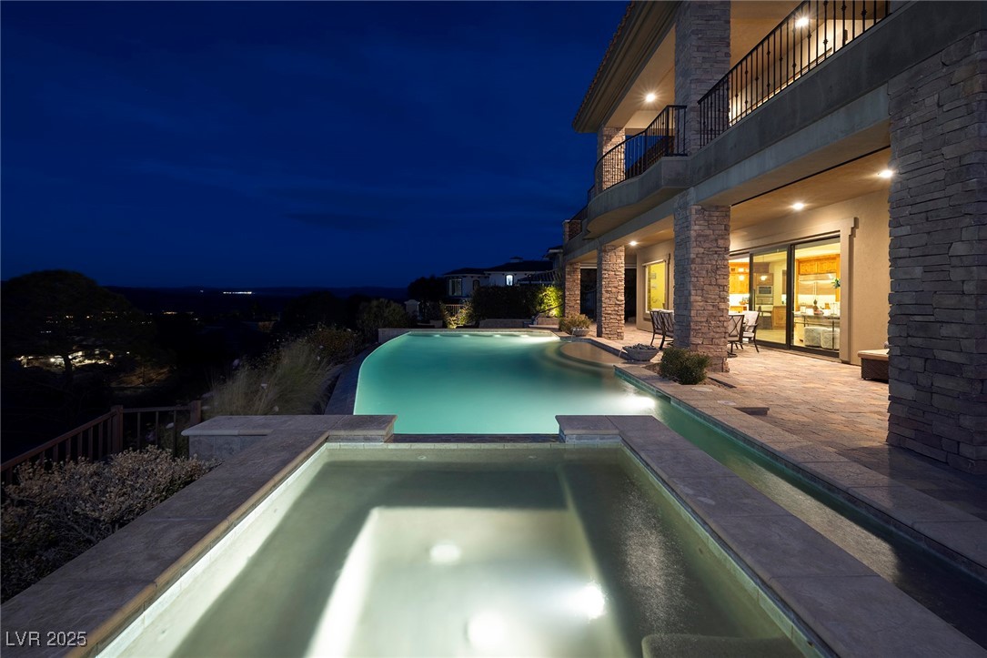 10 Via Potenza Court Property Photo 46