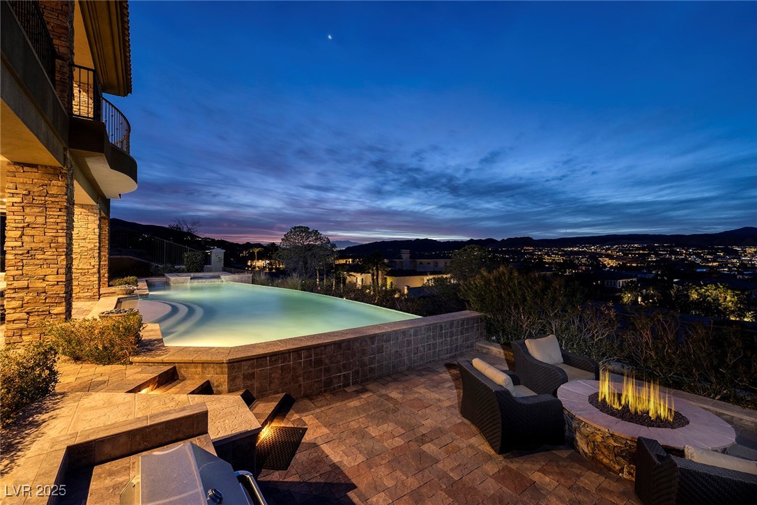 10 Via Potenza Court Property Photo 47