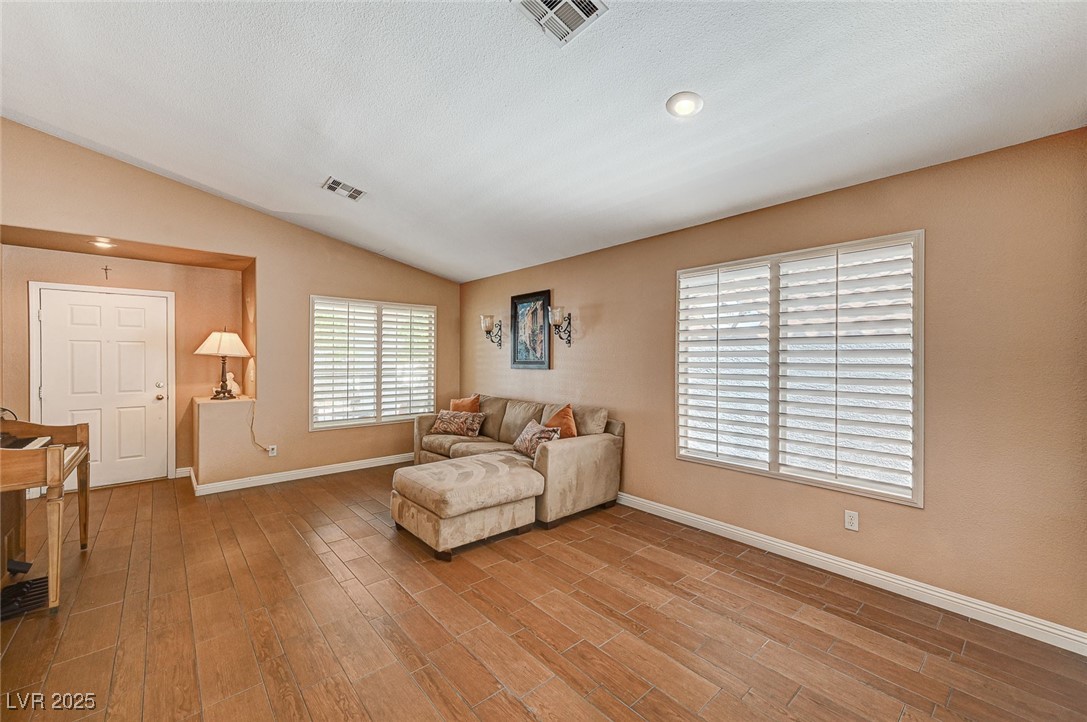 280 Pear Meadow Street Property Photo 5