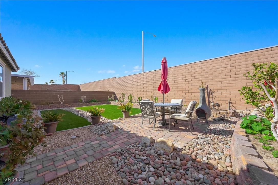 984 Brilliant Meadow Avenue Property Photo 7