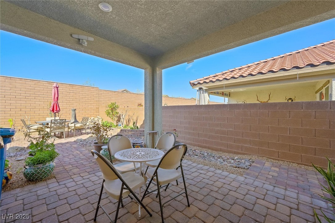 984 Brilliant Meadow Avenue Property Photo 9