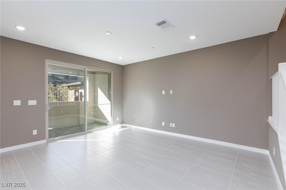 11439 Peak Landing Avenue Property Photo 9