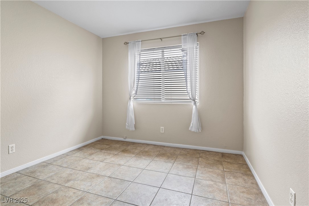845 Holly Lake Way Property Photo 12