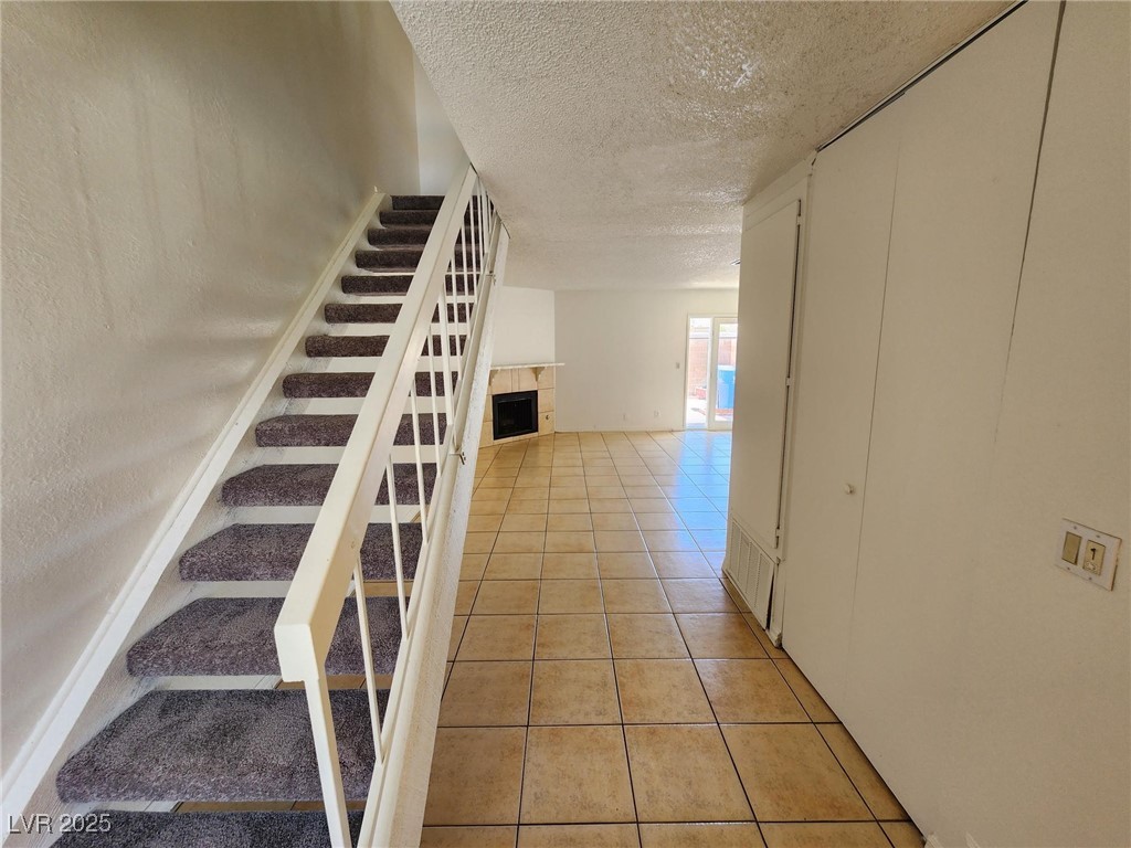 2551 Paradise Village Way Property Photo 4