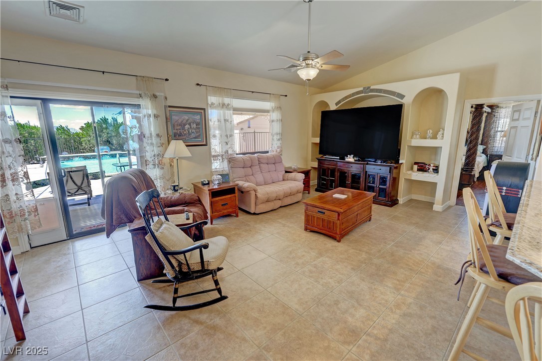 2300 South Washoe Avenue Property Photo 6