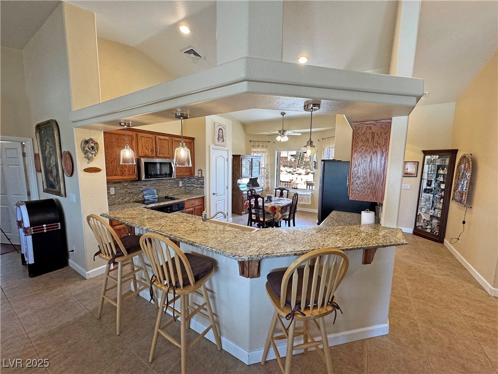 2300 South Washoe Avenue Property Photo 10