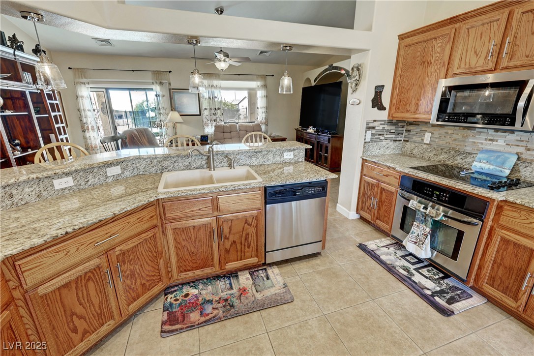2300 South Washoe Avenue Property Photo 13