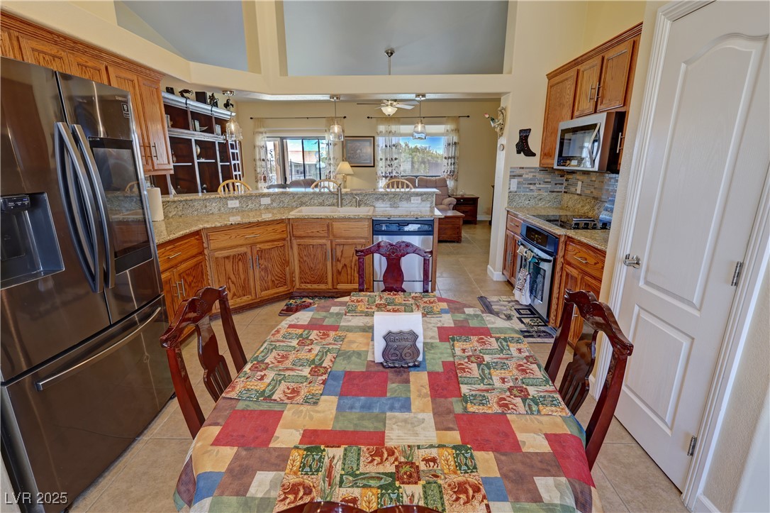 2300 South Washoe Avenue Property Photo 18