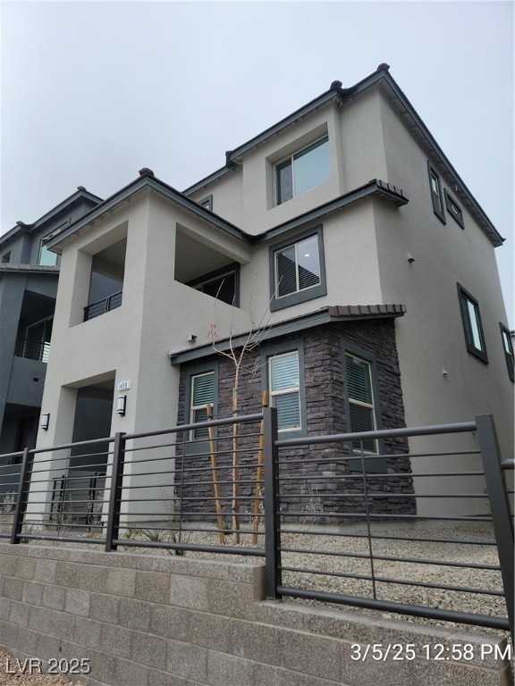 1458 Whistling Kite Street Property Photo