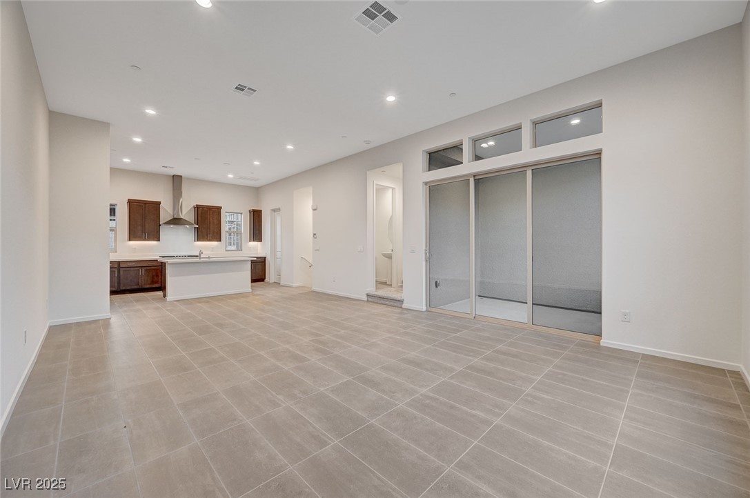 654 Spotted Falcon Street Property Photo 17
