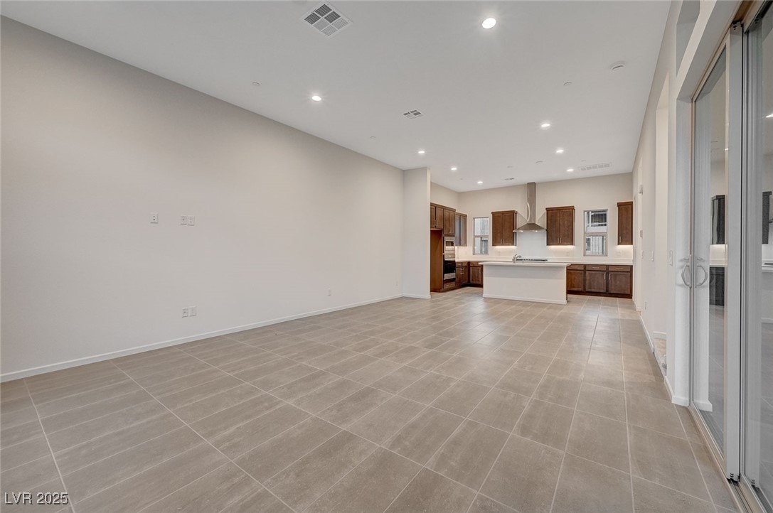 654 Spotted Falcon Street Property Photo 18